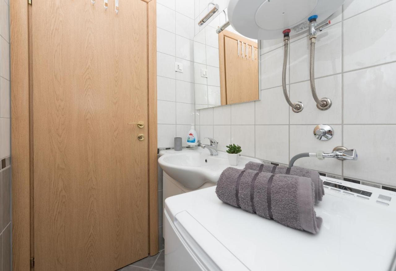 Deluxe 3 Bedroom Apartment With Sea View Baška Voda Exterior foto
